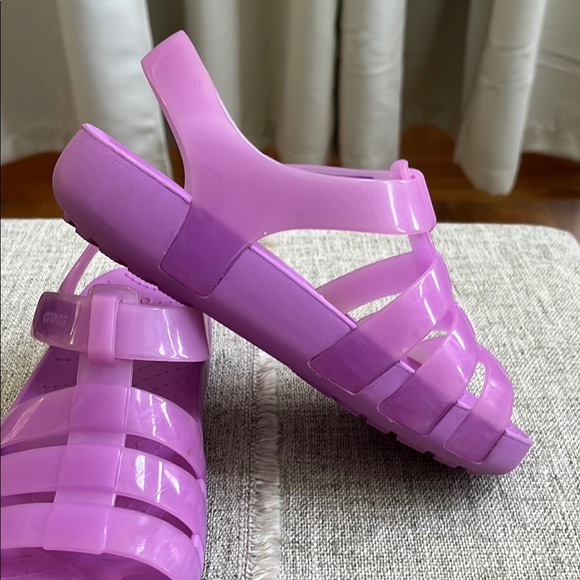 Girls Isabella Crocs Purple Jelly Sandals - Picture 7 of 12